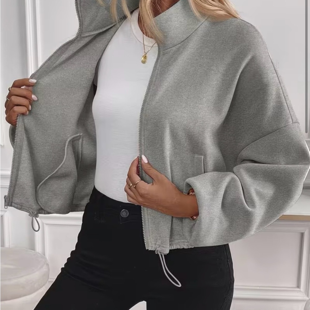 Light-Weight Women’s Cropped Gray Jacket with Zipper